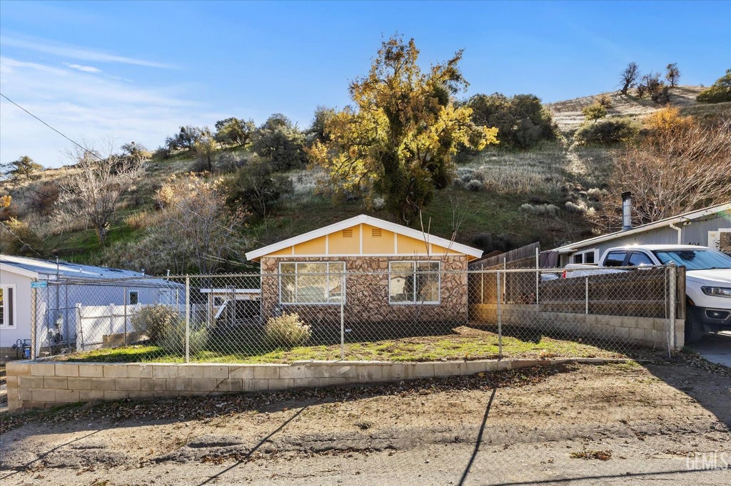 Photo of 508 South Drive, Lebec, CA 93243 (MLS # 202605470)
