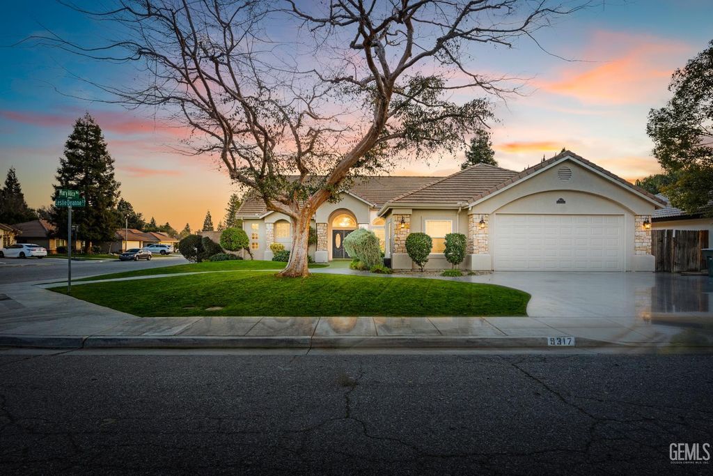 Photo of 9317 Leslie Deann Court, Bakersfield, CA 93312 (MLS # 202601056)