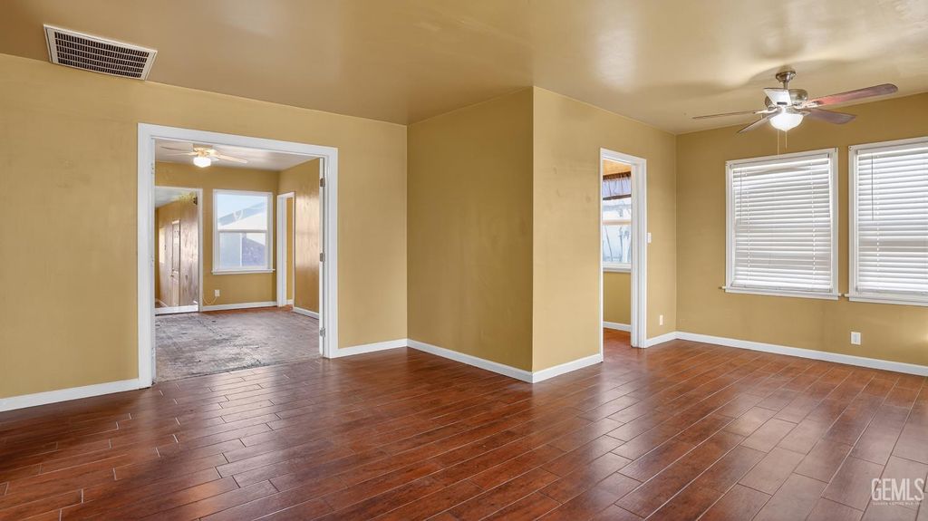 Photo of 906 2nd Street, Bakersfield, CA 93304 (MLS # 202600921)