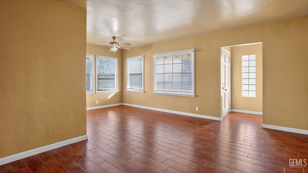 Photo of 906 2nd Street, Bakersfield, CA 93304 (MLS # 202600921)