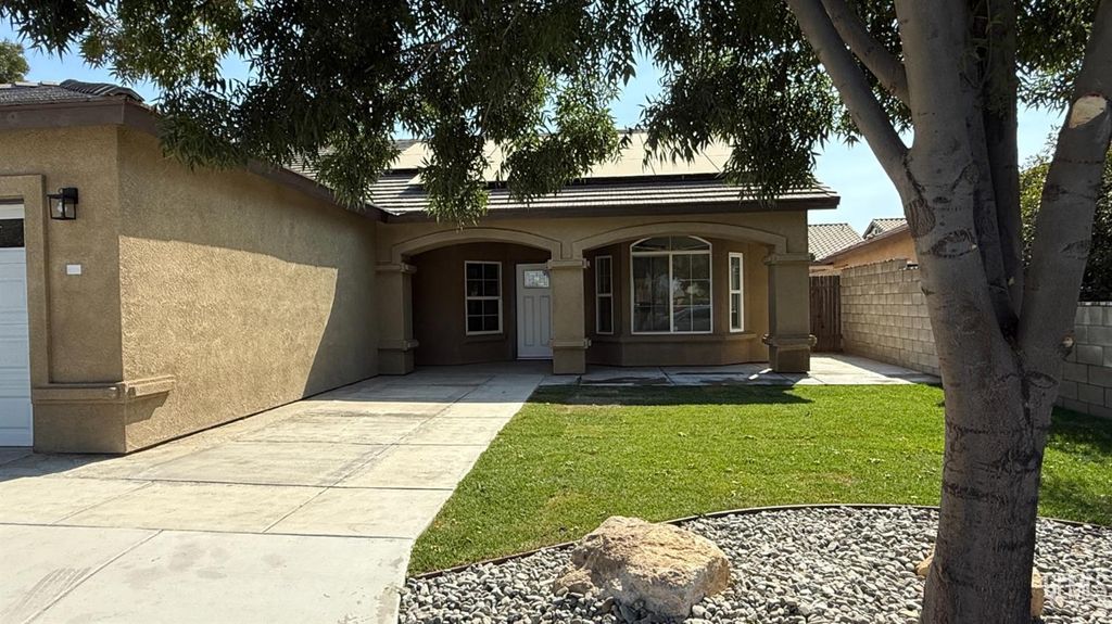 Photo of 622 Rushcutters Bay Drive, Bakersfield, CA 93307 (MLS # 202510606)