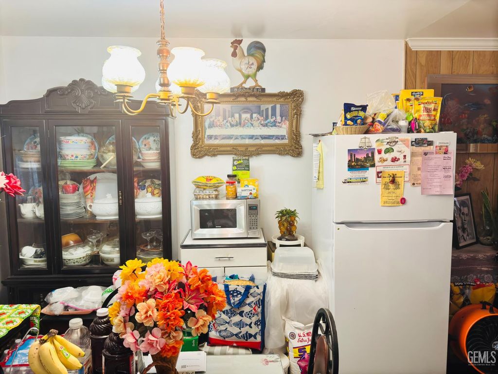 Photo of 216 20th Avenue, Delano, CA 93215 (MLS # 202513175)