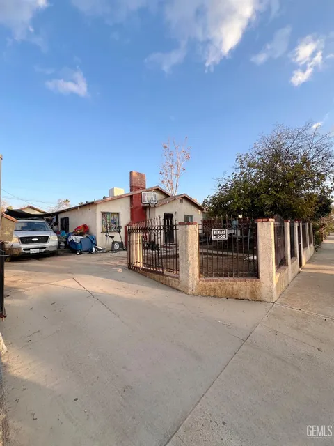 2216 Arlington Street, Bakersfield, CA 93305 - MLS#: 202501116