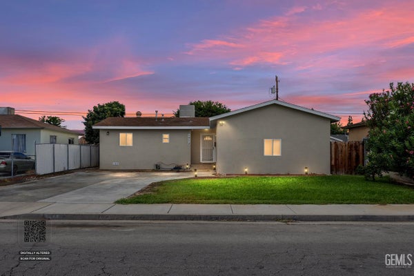 1712 CLARK AVE, BAKERSFIELD, CA 93304 - Image f603794eafa0facbc1173bb346f8bbbb/3369113774