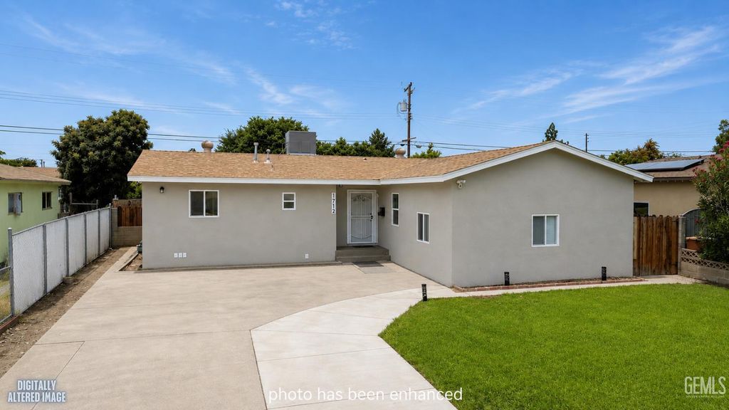 Photo of 1712 Clark Avenue, Bakersfield, CA 93304 (MLS # 202607522)