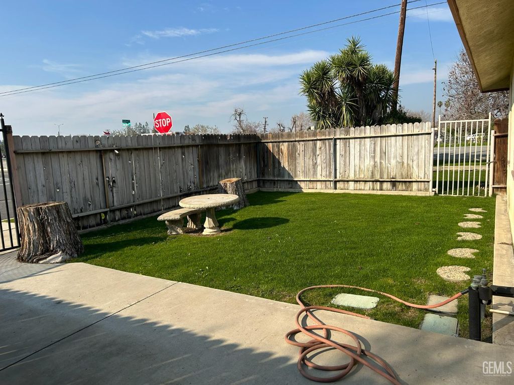 Photo of 2204 Bedford Way, Bakersfield, CA 93308 (MLS # 202600639)