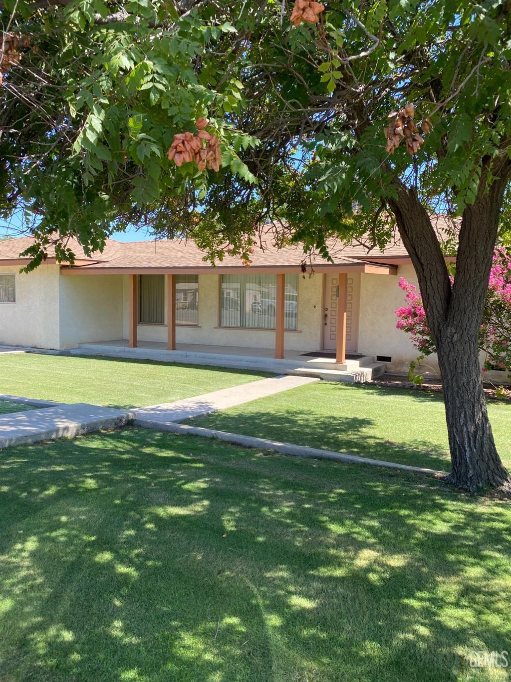 Photo of 2204 Bedford Way, Bakersfield, CA 93308 (MLS # 202600639)