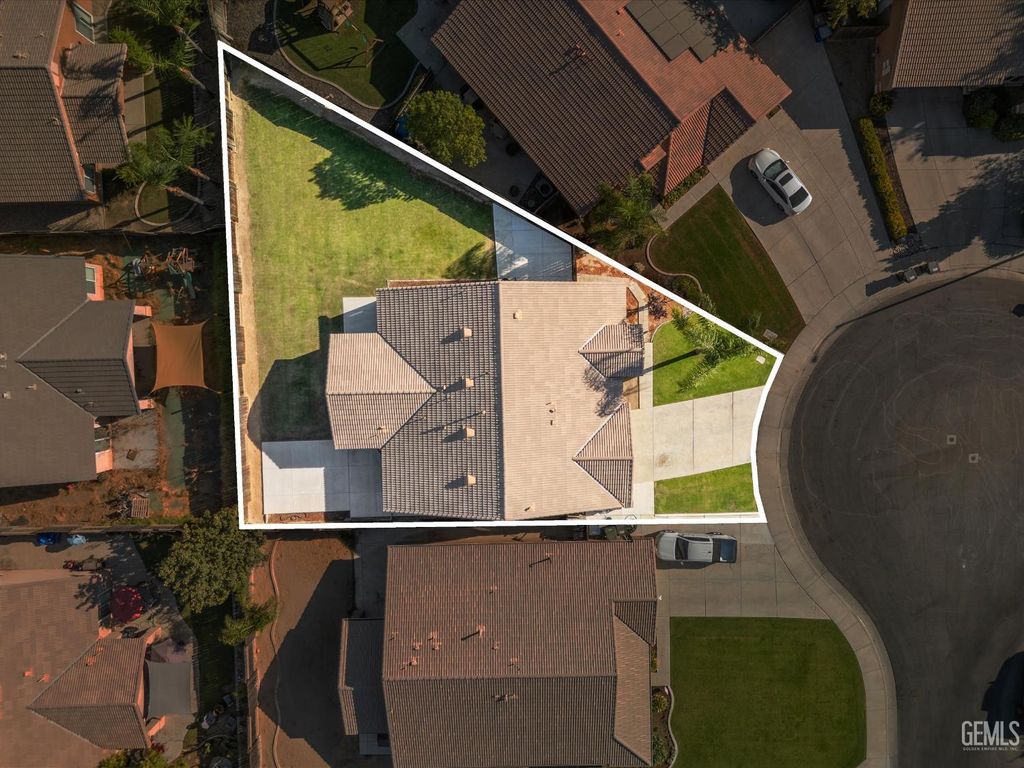 Photo of 5308 Elk Run Court, Bakersfield, CA 93314 (MLS # 202510639)
