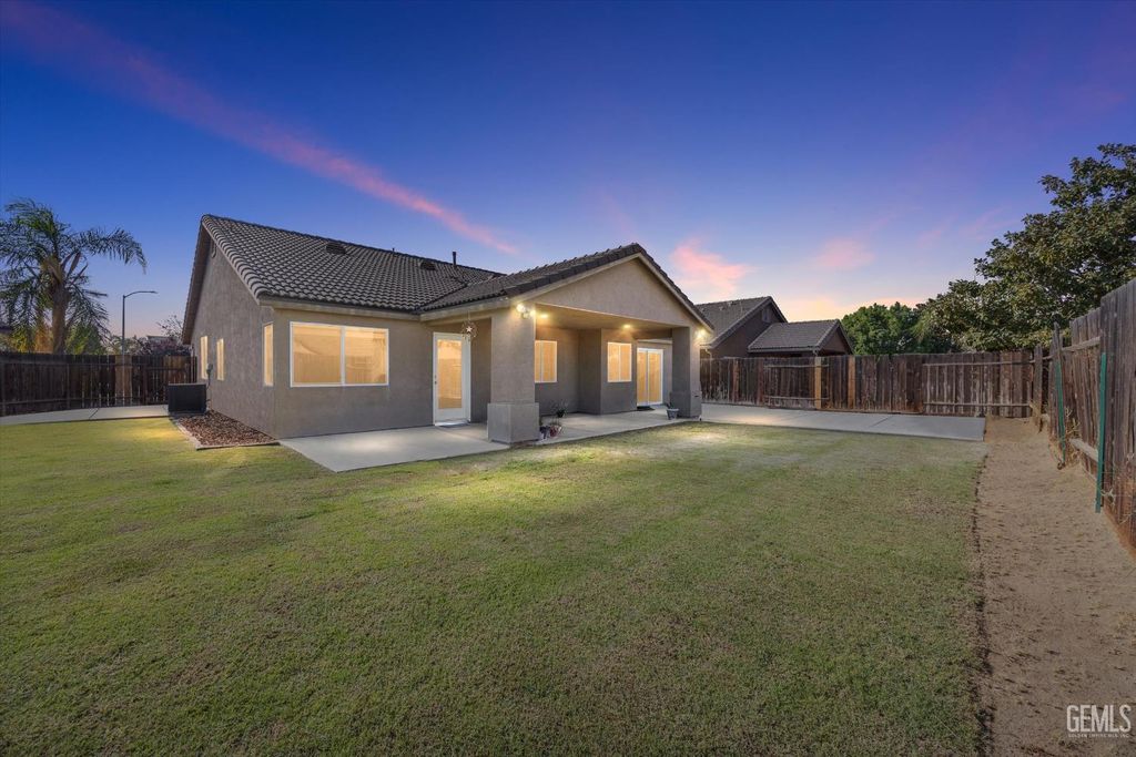 Photo of 5308 Elk Run Court, Bakersfield, CA 93314 (MLS # 202510639)