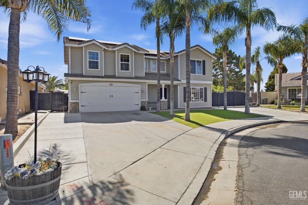 Photo of 6424 Green Garden Drive, Bakersfield, CA 93313 (MLS # 202606429)