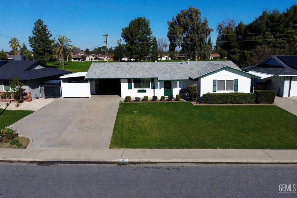 Photo of 6108 Bel Aire Way, Bakersfield, CA 93309 (MLS # 202600555)
