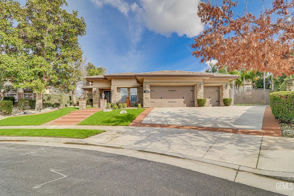 Photo of 1704 Briercliff Court, Bakersfield, CA 93311 (MLS # 202601512)
