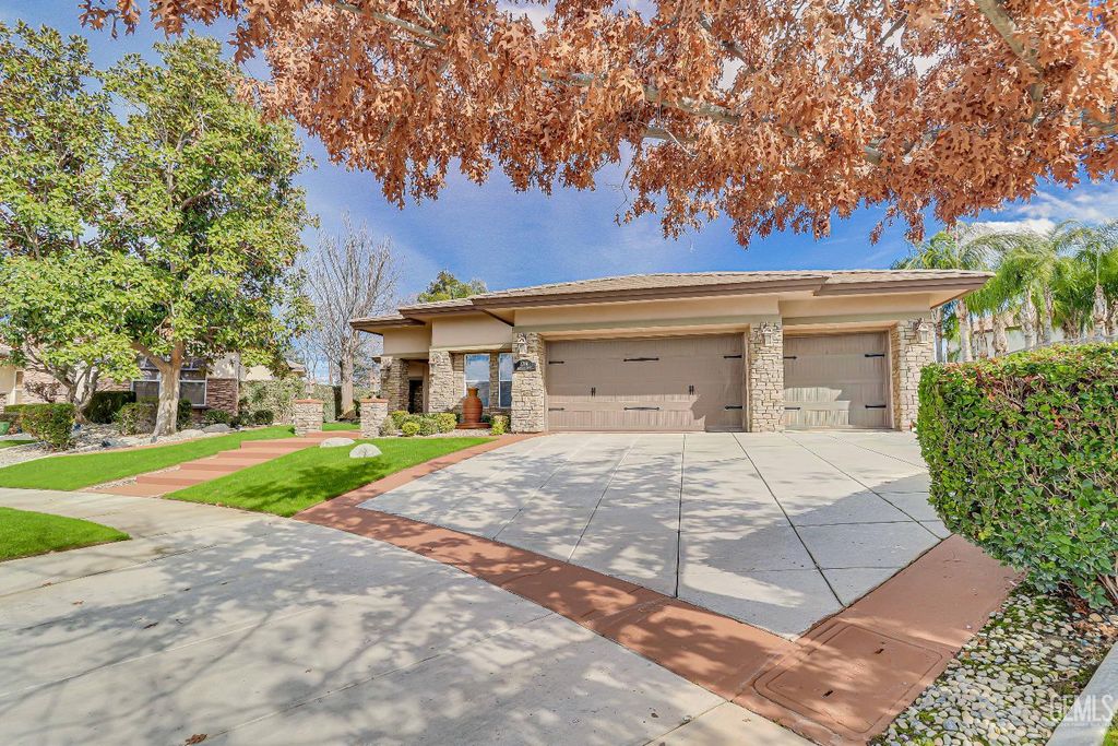 Photo of 1704 Briercliff Court, Bakersfield, CA 93311 (MLS # 202601512)
