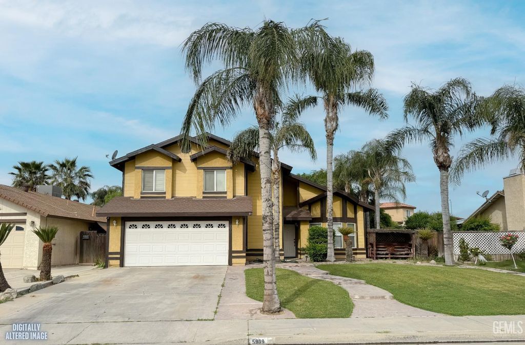 Photo of 5909 Lugene Avenue, Bakersfield, CA 93313 (MLS # 202603409)