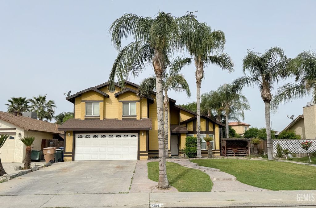 Photo of 5909 Lugene Avenue, Bakersfield, CA 93313 (MLS # 202603409)