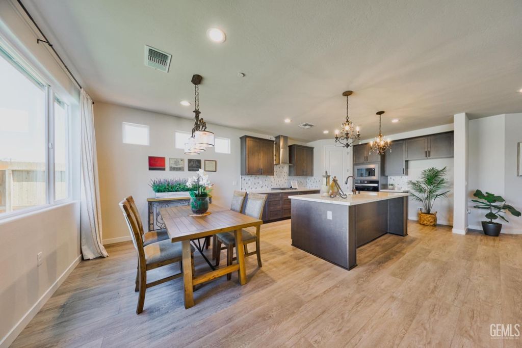 Photo of 11016 Irontooth Ave, Bakersfield, CA 93311 (MLS # 202510650)