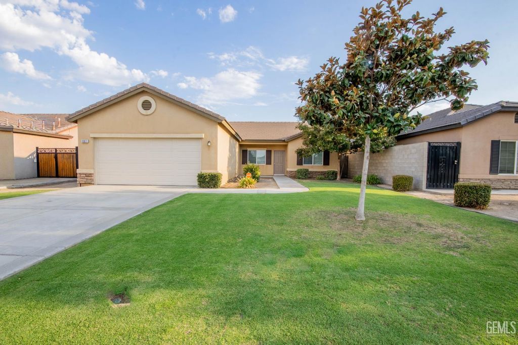 Photo of 10811 Alondra Drive, Bakersfield, CA 93311 (MLS # 202510715)