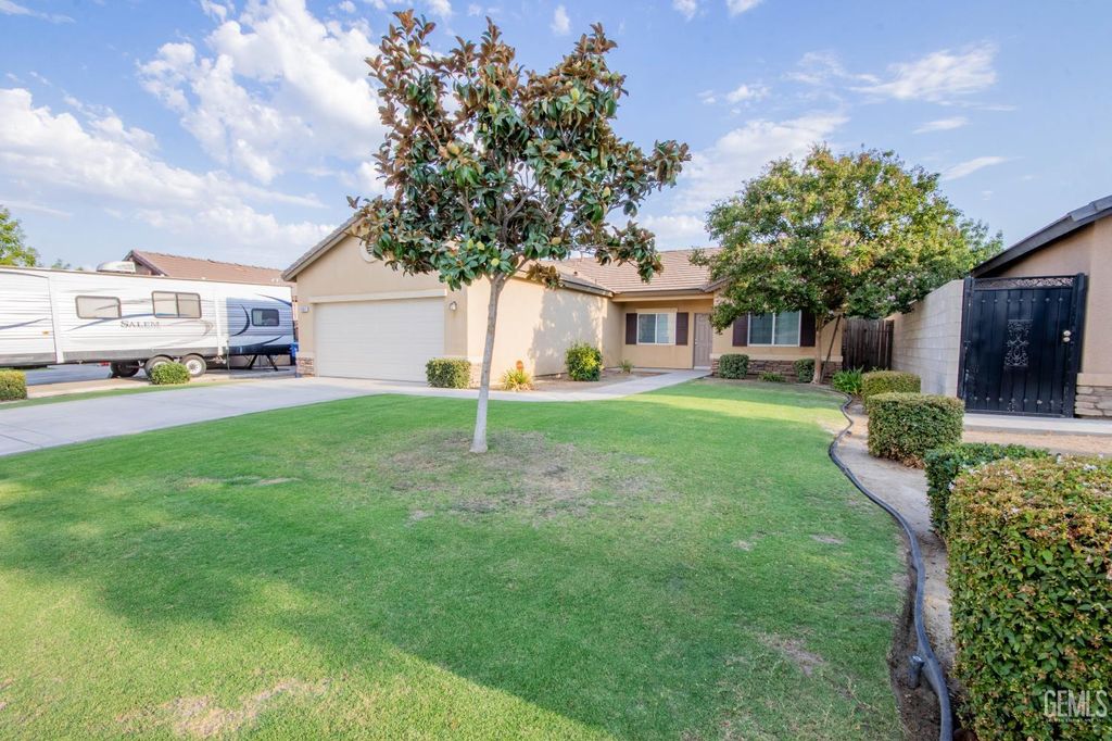 Photo of 10811 Alondra Drive, Bakersfield, CA 93311 (MLS # 202510715)