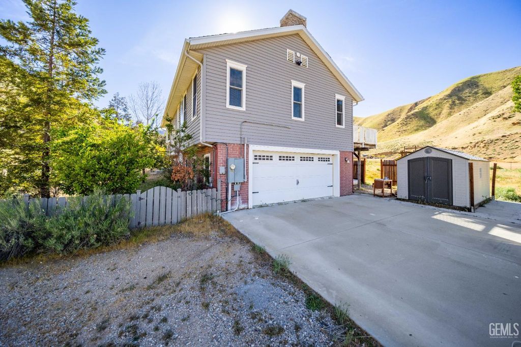 Photo of 364 Lance Avenue, Lebec, CA 93243 (MLS # 202603729)