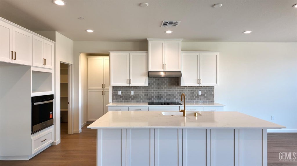 Photo of 618 Grande Court, Bakersfield, CA 93314 (MLS # 202606954)