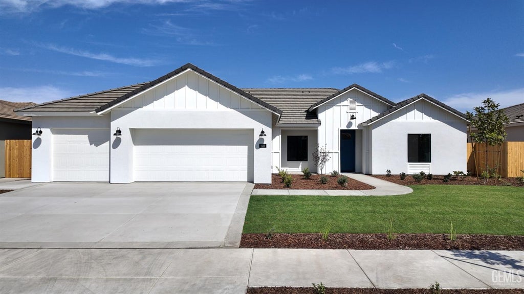 Photo of 618 Grande Court, Bakersfield, CA 93314 (MLS # 202606954)