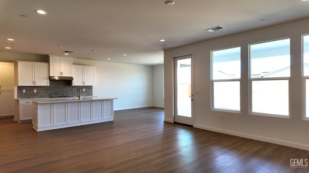 Photo of 618 Grande Court, Bakersfield, CA 93314 (MLS # 202606954)