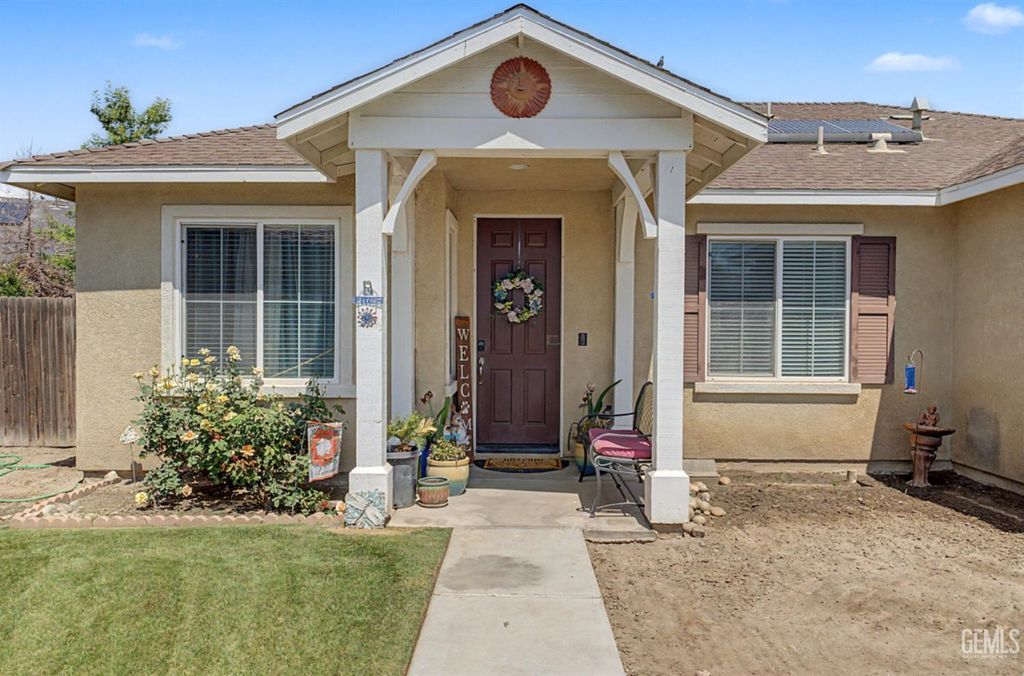 Photo of 5406 Ripple Cove Way, Bakersfield, CA 93313 (MLS # 202604126)