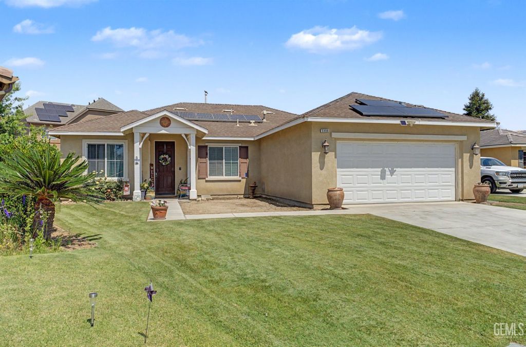 Photo of 5406 Ripple Cove Way, Bakersfield, CA 93313 (MLS # 202604126)