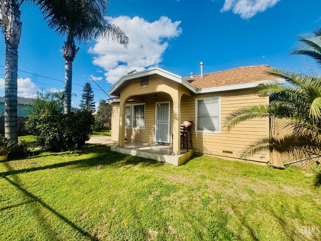 Photo of 508 Beardsley Avenue, Bakersfield, CA 93308 (MLS # 202601616)