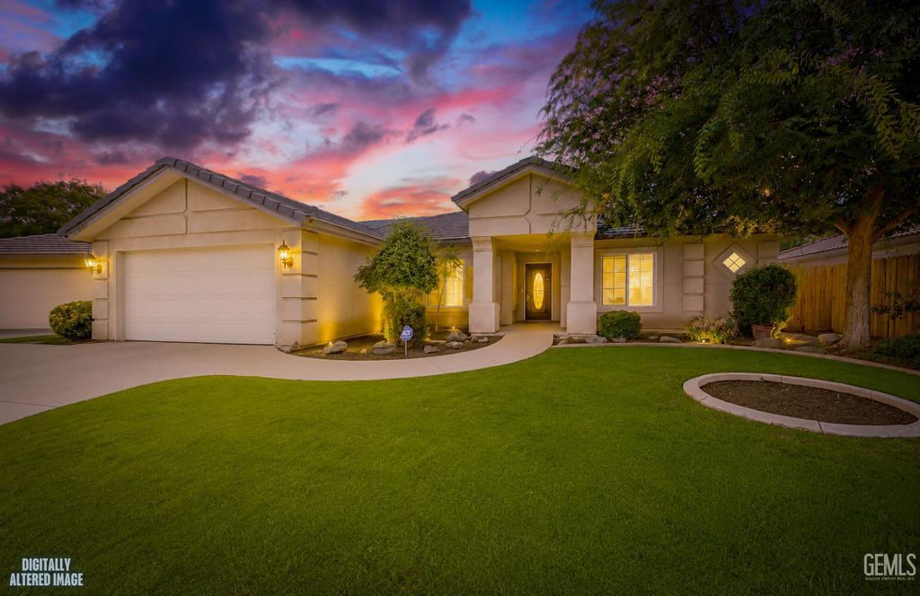 Photo of 10707 Mohican Drive, Bakersfield, CA 93312 (MLS # 202607715)