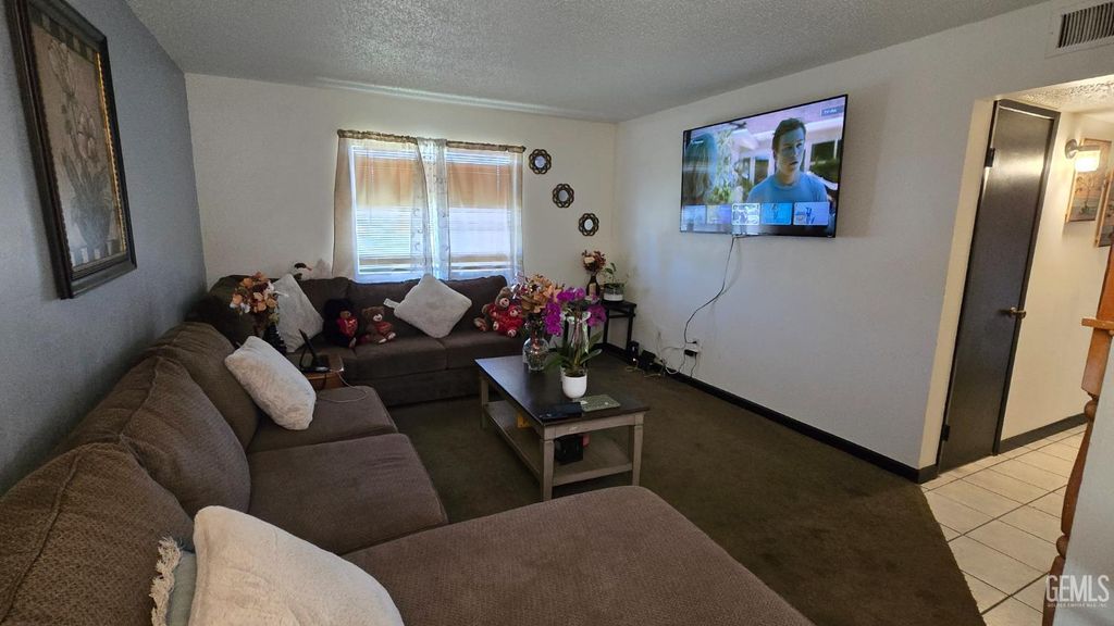 Photo of 6021 Almendra Avenue #C, Bakersfield, CA 93309 (MLS # 202510928)