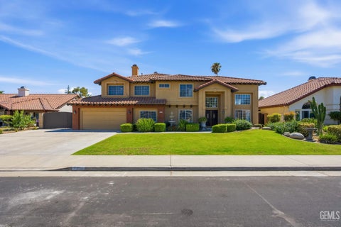 Photo of 7309 Calle Los Batiquitos, Bakersfield, CA 93309 (MLS # 202607109)
