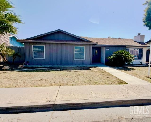 Photo of 319 Pine Drive, Taft, CA 93268 (MLS # 202610168)