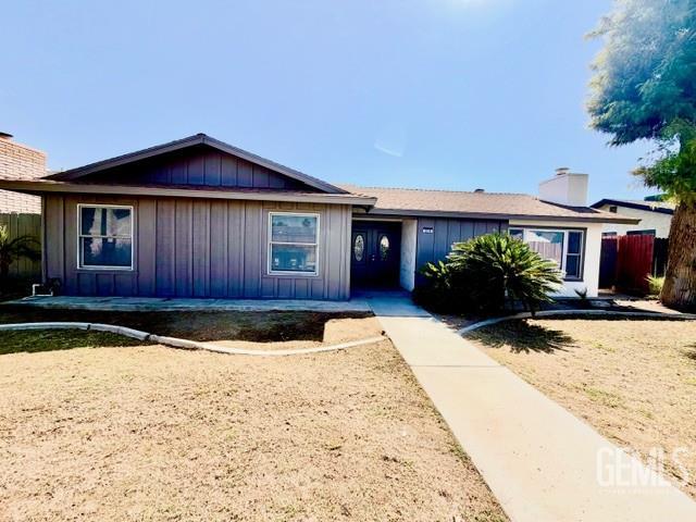 Photo of 319 Pine Drive, Taft, CA 93268 (MLS # 202610168)