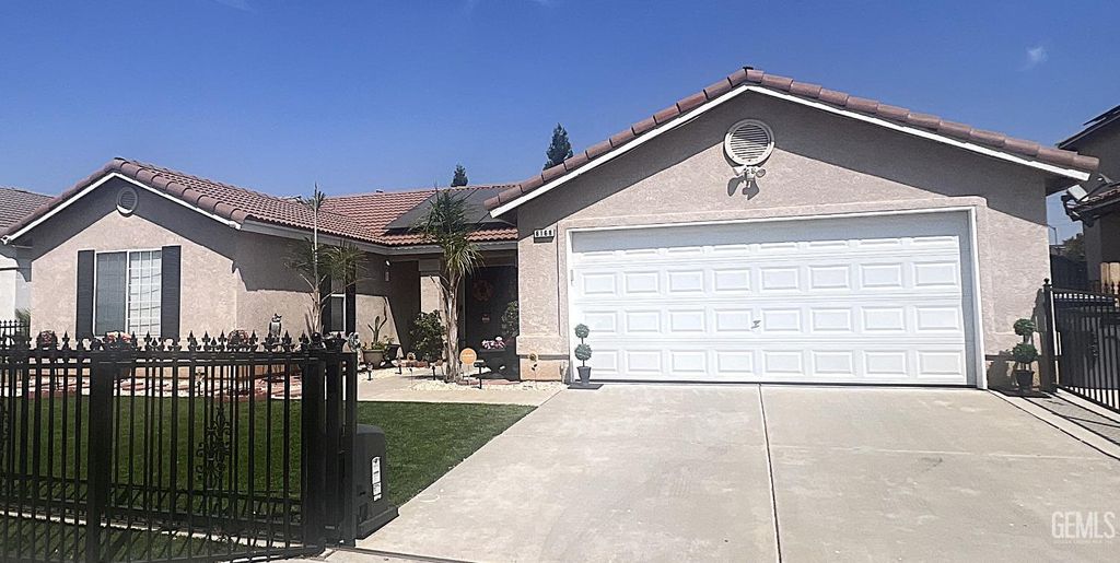 Photo of 6168 W Scott Avenue, Fresno, CA 93723 (MLS # 202510688)