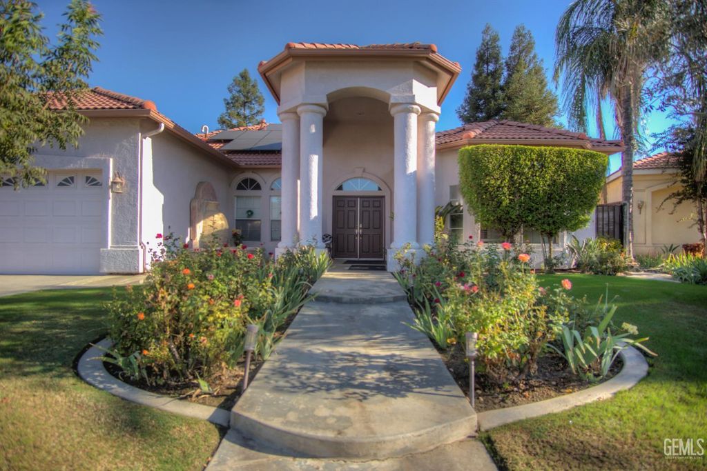Photo of 10706 Four Bears Drive, Bakersfield, CA 93312 (MLS # 202511099)