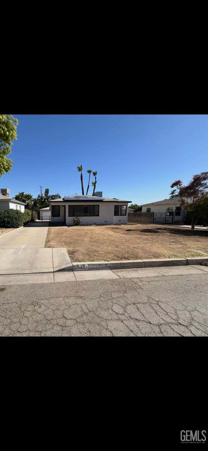 Photo of 13 La Mesa Drive, Bakersfield, CA 93305 (MLS # 202608249)