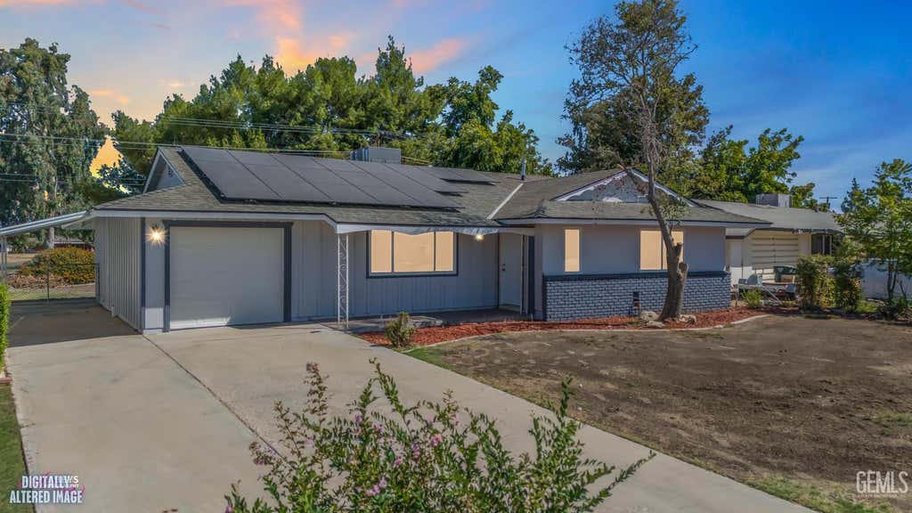 Photo of 6104 Bel Aire Way, Bakersfield, CA 93309 (MLS # 202605925)
