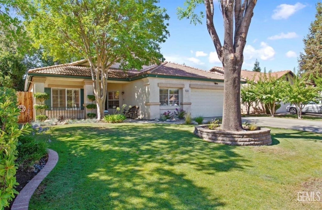Photo of 8504 Lighthouse Drive, Bakersfield, CA 93312 (MLS # 202609959)