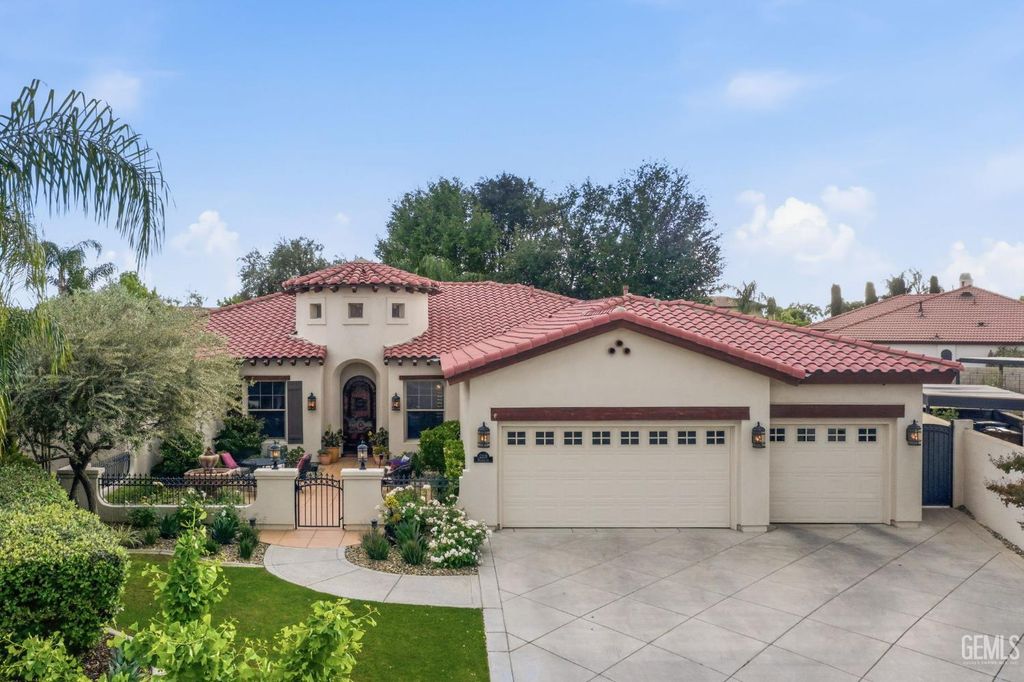 Photo of 2205 Raleigh Court, Bakersfield, CA 93311 (MLS # 202603779)