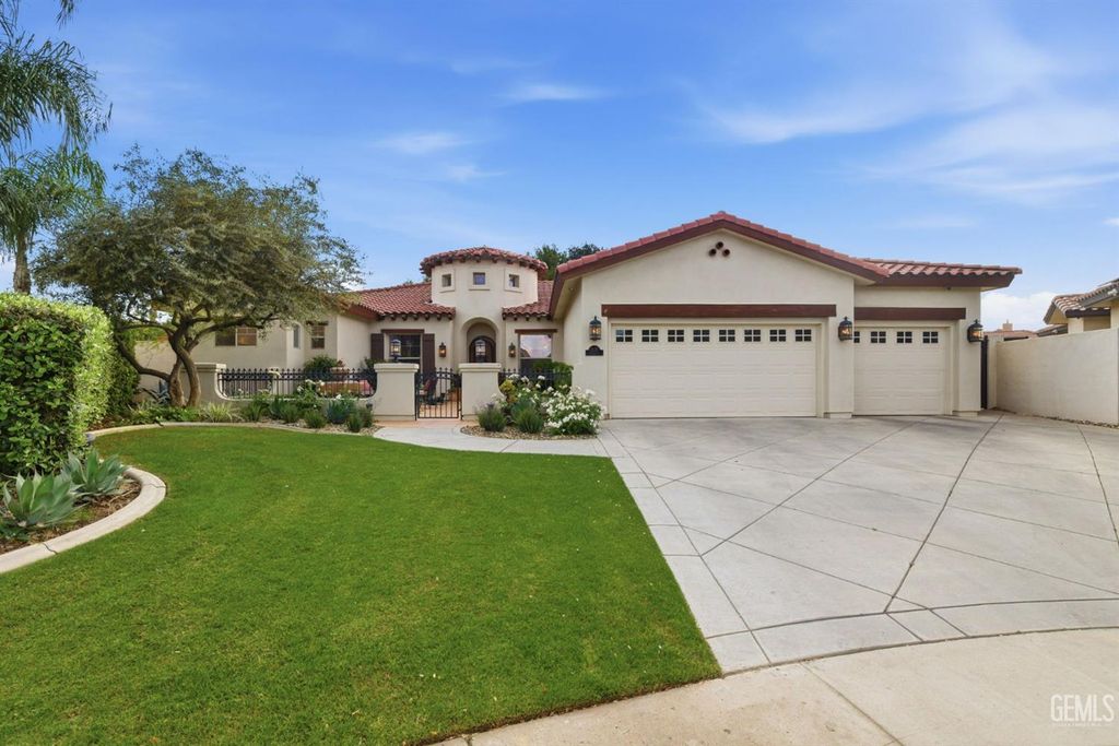 Photo of 2205 Raleigh Court, Bakersfield, CA 93311 (MLS # 202603779)