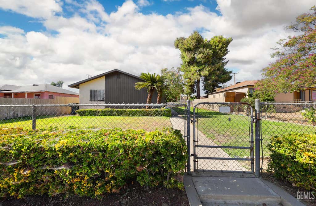 Photo of 3320 Pioneer Drive, Bakersfield, CA 93306 (MLS # 202607964)