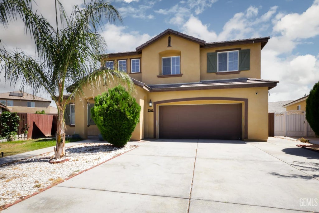 Photo of 5302 Twinkle Lane, Bakersfield, CA 93313 (MLS # 202608068)