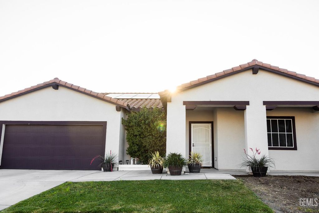 Photo of 7418 Koyuk River Street, Bakersfield, CA 93311 (MLS # 202604095)