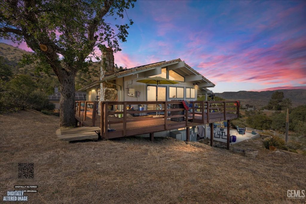 Photo of 21704 Quail Springs Road, Tehachapi, CA 93561 (MLS # 202603792)