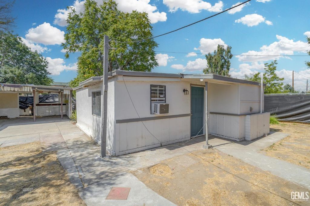 Photo of 931 Texas Street, Bakersfield, CA 93307 (MLS # 202603911)