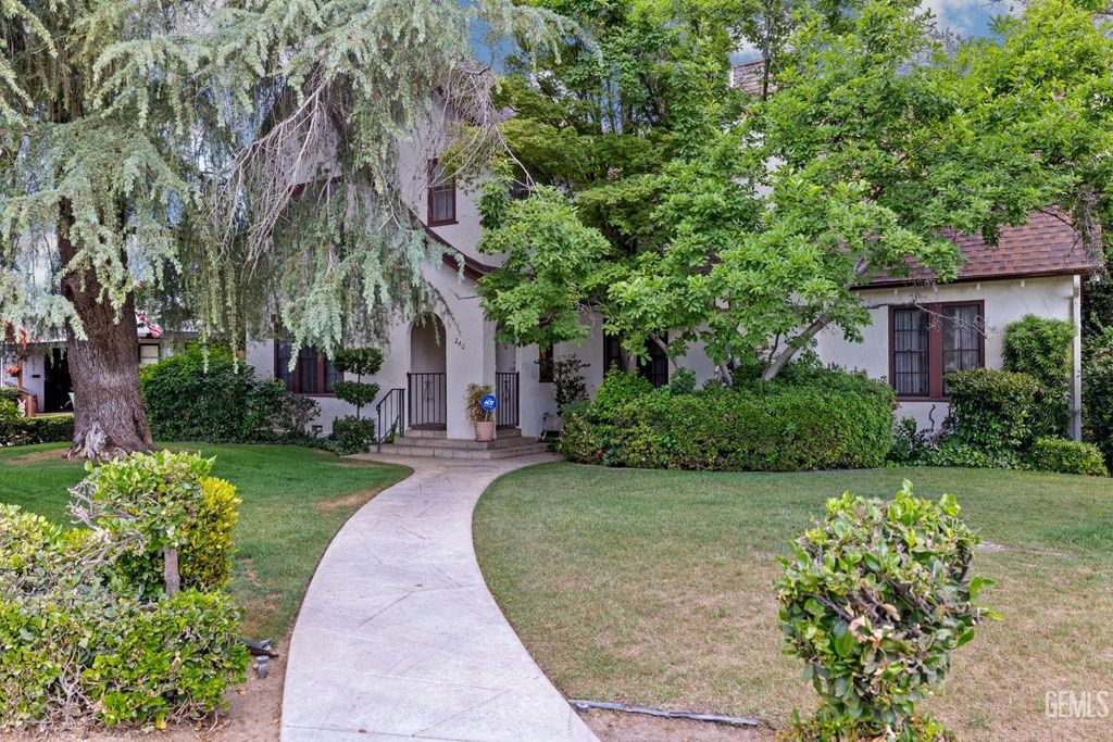 Photo of 240 Pacific Street, Bakersfield, CA 93305 (MLS # 202603997)