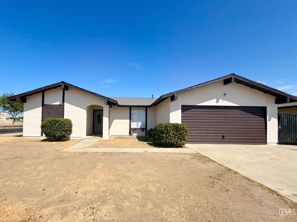 Photo of 1844 Randolph Street, Delano, CA 93215 (MLS # 202610224)