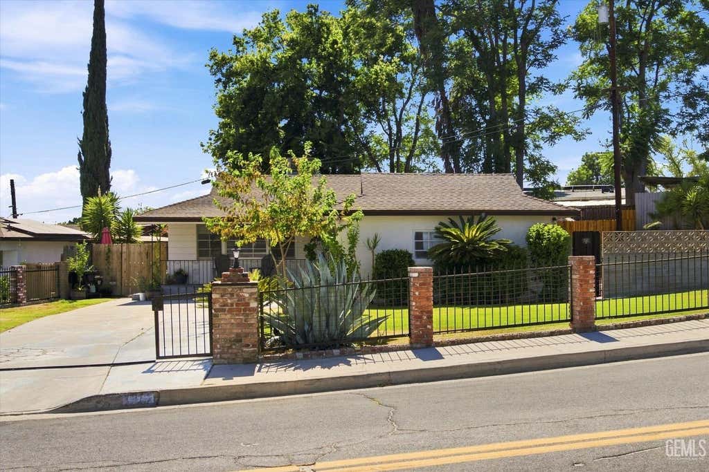 Photo of 3148 Edwards Avenue, Bakersfield, CA 93306 (MLS # 202608478)