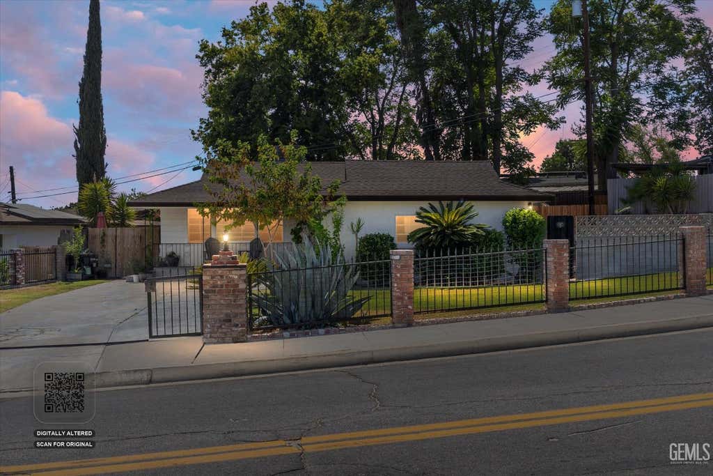 Photo of 3148 Edwards Avenue, Bakersfield, CA 93306 (MLS # 202608478)